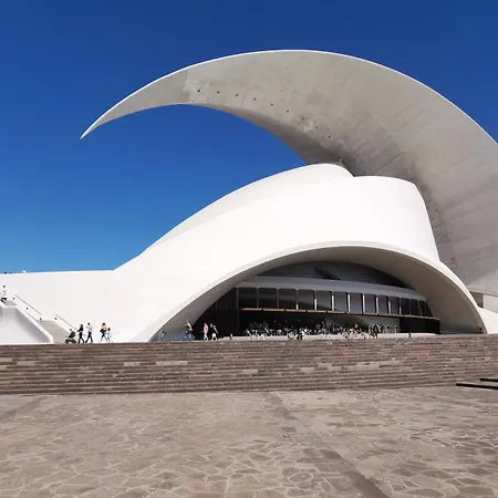 Home2book Spacious Family Home, Cruz Center *