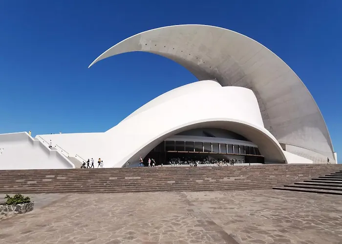 Home2book Spacious Family Home, Cruz Center *